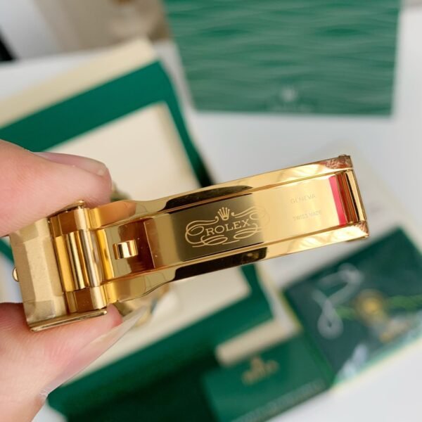 20240910033226172595354689682 20240910033226172595354689682