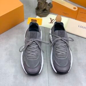 [#4810」 LOUIS VUITTON RUNNER TATIC SNEAKERS